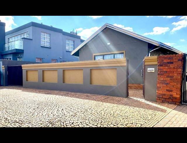 2 BEDROOM PROPERTY TO RENT IN PROTEA NORTH